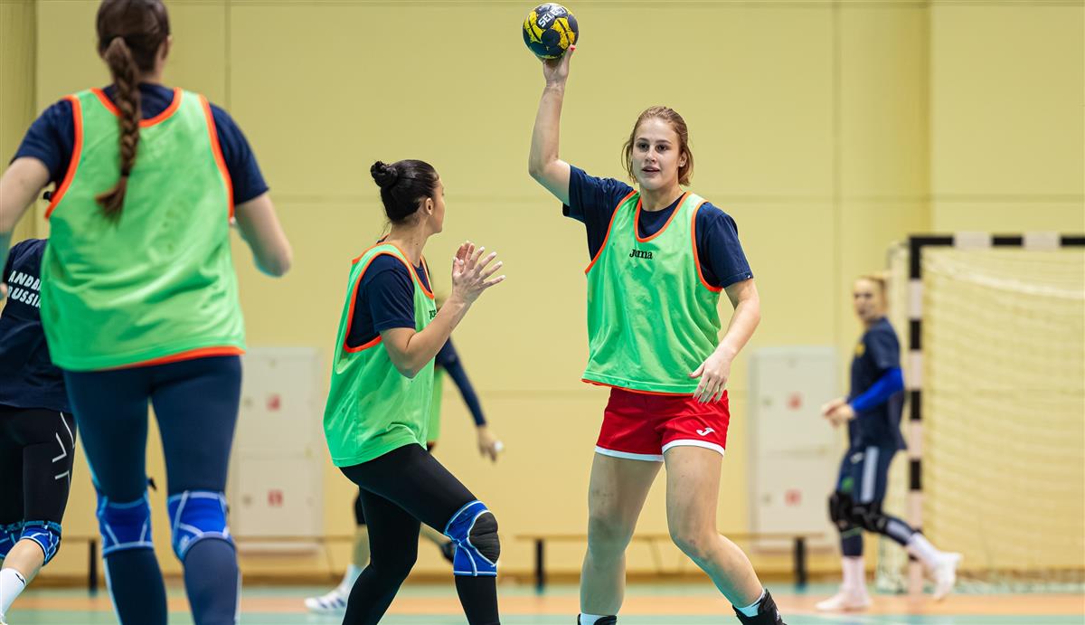 20 гандболисток вызваны в сборную России