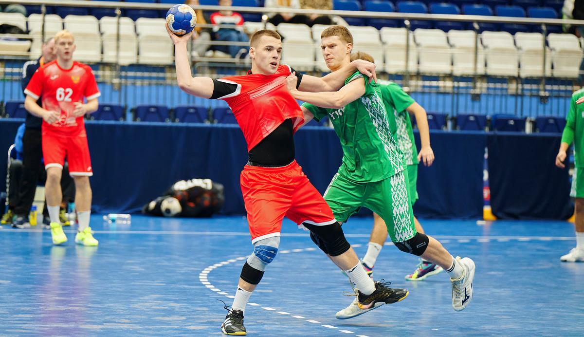 Задор, напор и удача. Российские юноши берут реванш у белорусов