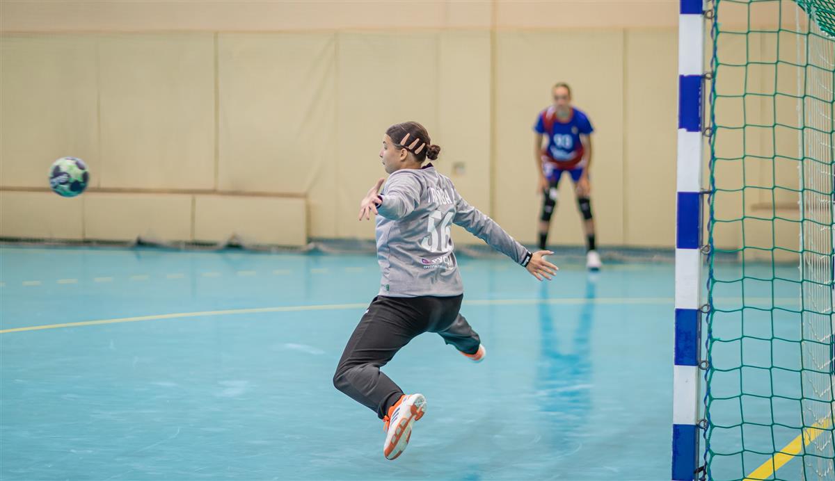 Список игроков, заключивших первый контракт